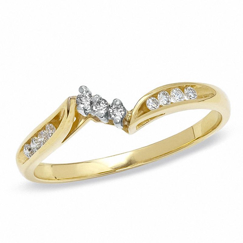 Main Image 1 of 0.14 CT. T.W. Diamond Wedding Band in 14K Gold