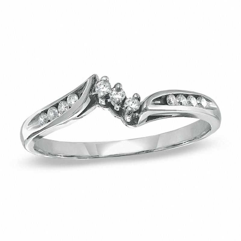 Ladies' 0.14 CT. T.W. Diamond Wedding Band in 14K White Gold|Peoples Jewellers