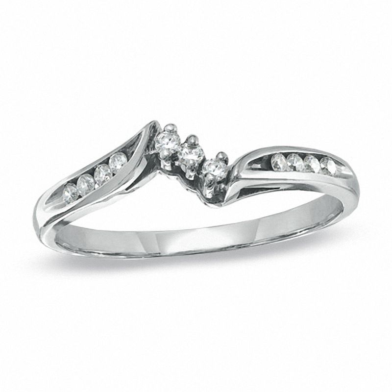 Ladies' 0.14 CT. T.W. Diamond Wedding Band in 14K White Gold