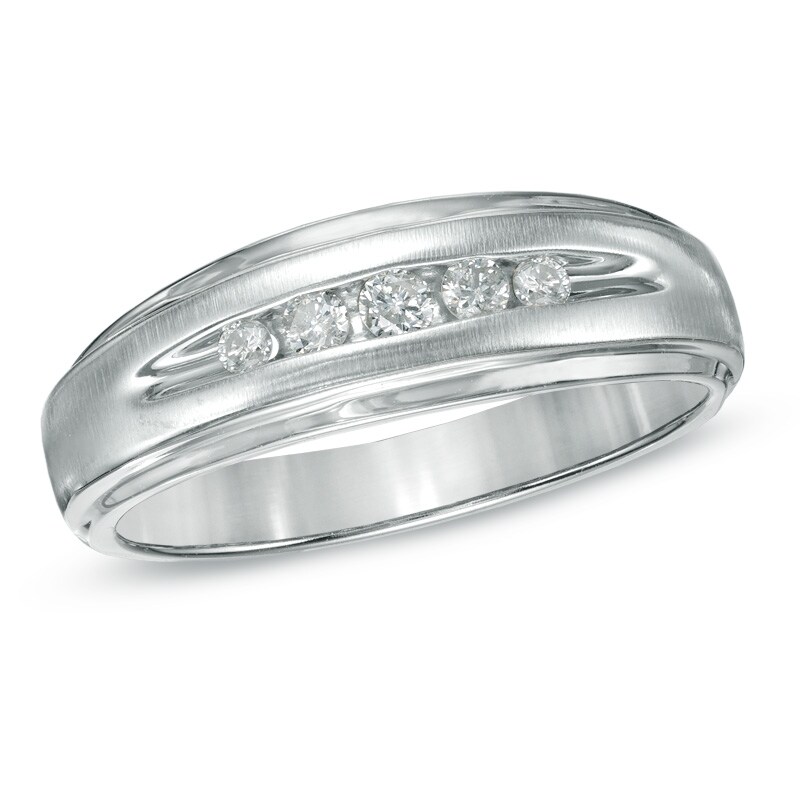 Men's 0.16 CT. T.W. Diamond Wedding Band in 10K White Gold