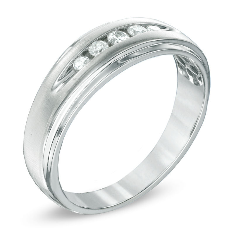 0.16 CT. T.W. Diamond Wedding Band in 10K White Gold