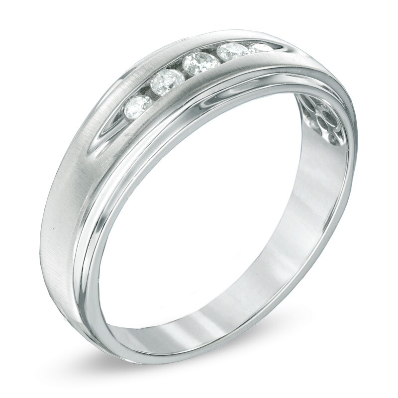 Men's 0.16 CT. T.W. Diamond Wedding Band in 10K White Gold