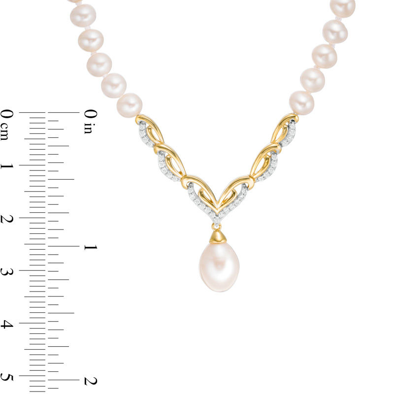 Cultured Freshwater Pearl and 0.18 CT. T.W. Diamond Necklace in 10K Gold