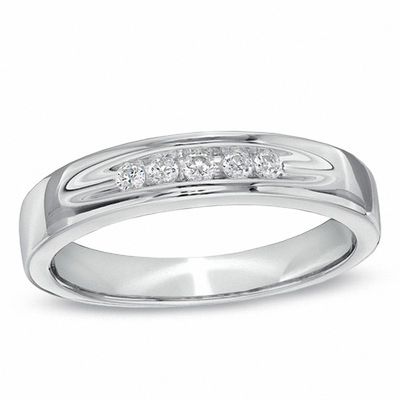 Men's 0.16 CT. T.W. Diamond Five Stone Wedding Band in 10K White Gold