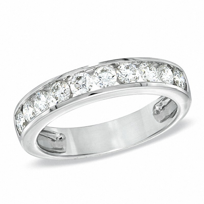 0.83 CT. T.W. Certified Diamond Wedding Band in 18K White Gold (H/VS2)