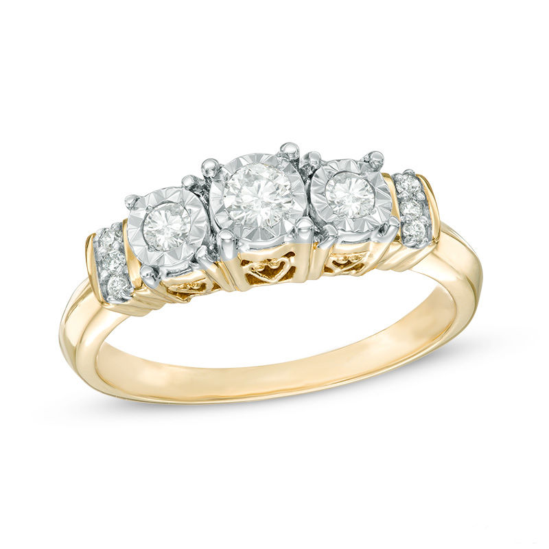 Main Image 1 of 0.25 CT. T.W. Diamond Three Stone Ring in 10K Gold