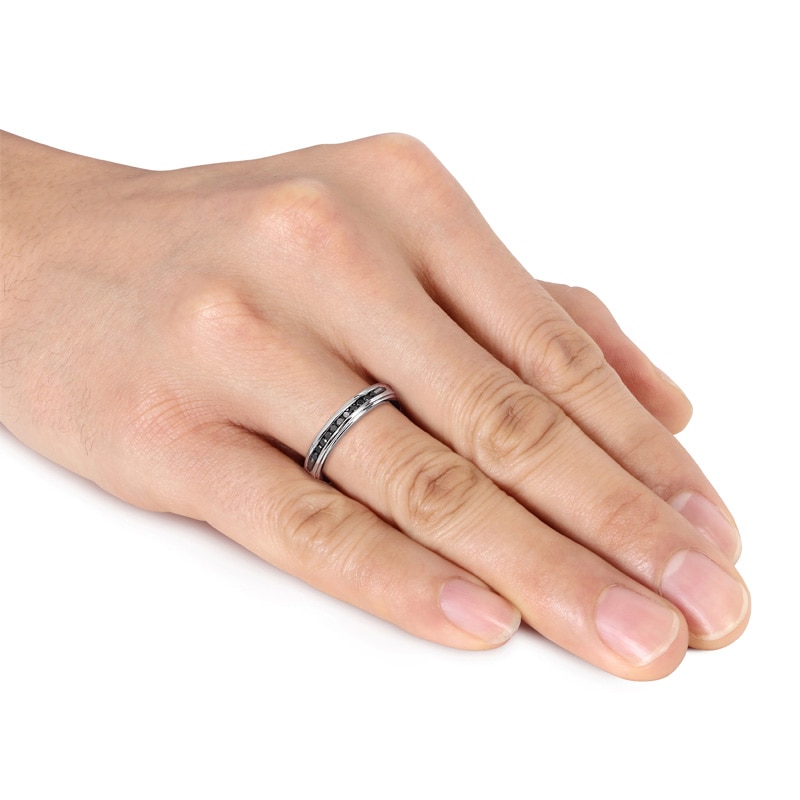 Main Image 3 of Men's 0.26 CT. T.W. Black Diamond Band in Sterling Silver