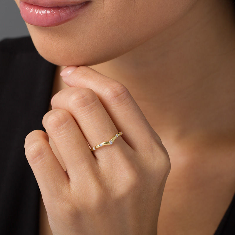 Main Image 2 of 0.065 CT. T.W. Diamond Five Stone Station Chevron Stackable Band in 10K Gold