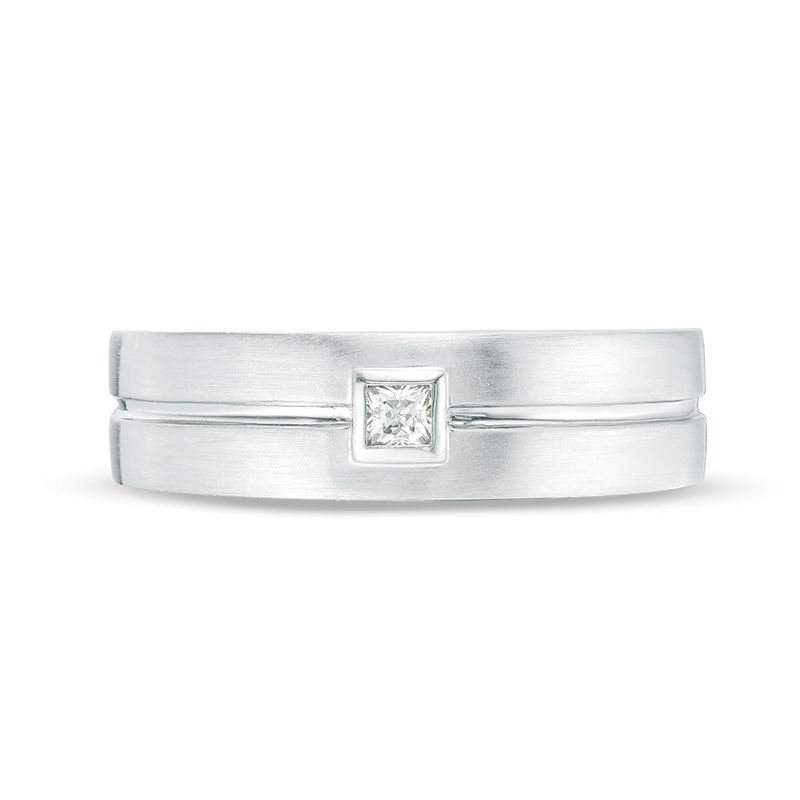 Vera Wang Love Collection Men’s 0.07 CT. Square Diamond Solitaire Centre Groove Wedding Band in 14K White Gold