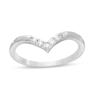 0.085 CT. T.W. Diamond Five Stone Chevron Anniversary Band in 10K Gold