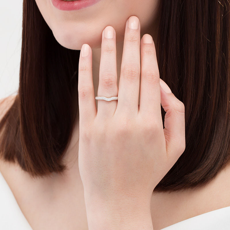 Main Image 2 of 0.147 CT. T.W. Diamond Vintage-Style Contour Wedding Band in Platinum