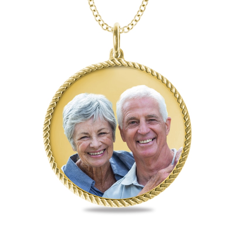Engravable Photo Rope Frame Circle Pendant in 10K White, Yellow or Rose Gold (1 Image and 3 Lines)