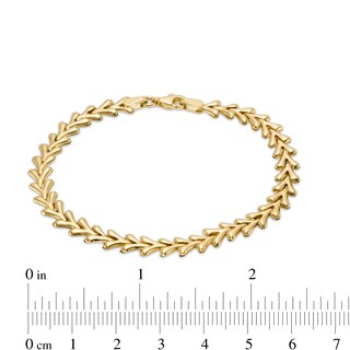 Interlocking V-Link Bracelet in 10K Gold - 7.25"