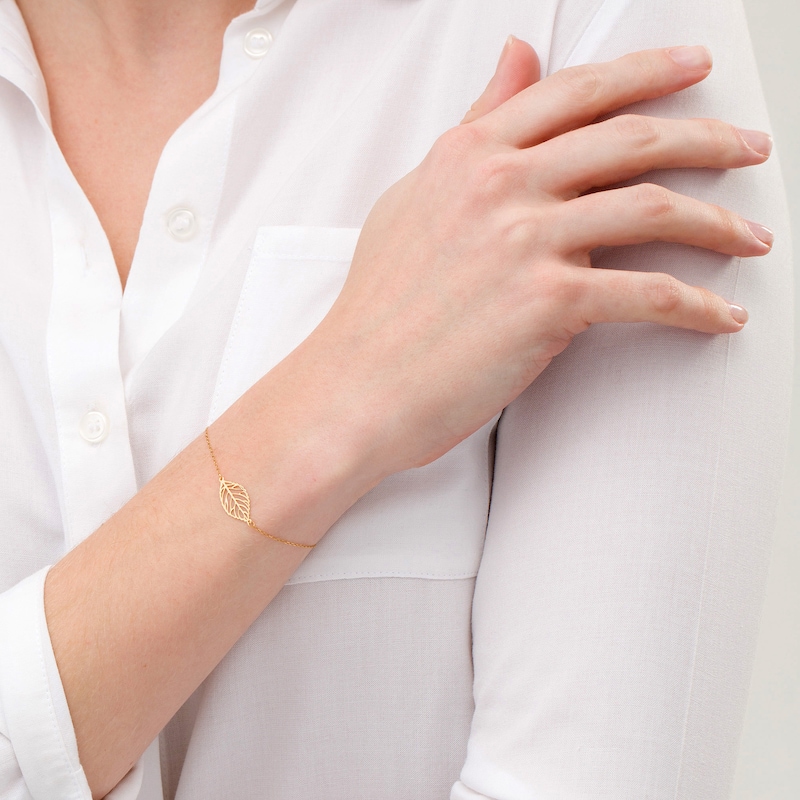 Main Image 2 of Italian Gold Leaf Cutout Bracelet in 14K Gold - 7.25"
