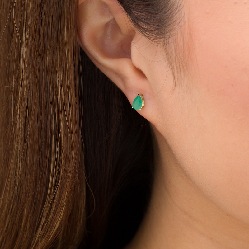 Pear-Shaped Emerald Solitaire Stud Earrings in 14K Gold