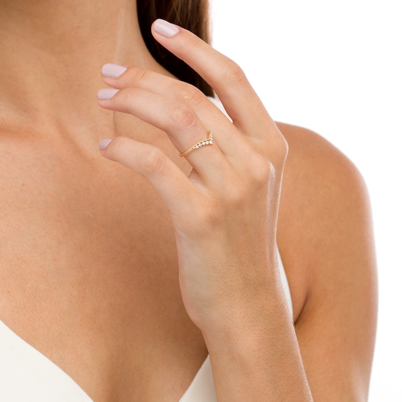 Main Image 2 of 0.145 CT. T.W. Diamond Vintage-Style Contour Anniversary Band in 10K Gold