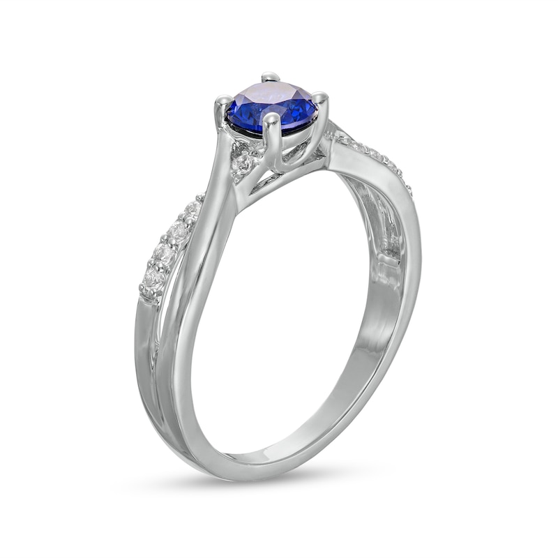 5.0mm Blue and White Lab-Created Sapphire Criss-Cross Split Shank Ring in Sterling Silver