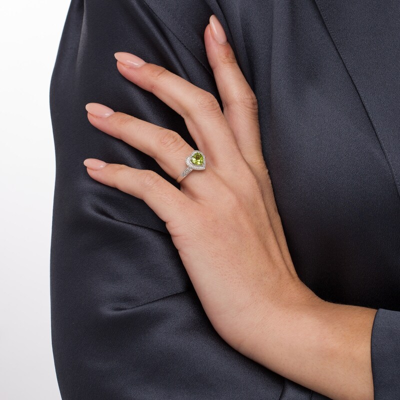 Heart-Shaped Peridot and 0.04 CT. T.W. Diamond Frame Vintage-Style Ring in Sterling Silver