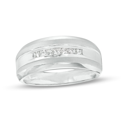 Men's 0.29 CT. T.W. Square-Cut Diamond Seven Stone Wedding Band in 10K Gold