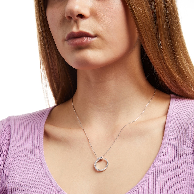 1.00 CT. T.W. Certified Lab-Grown Diamond Graduated Circle Outline Pendant in 14K White Gold (F/SI2)