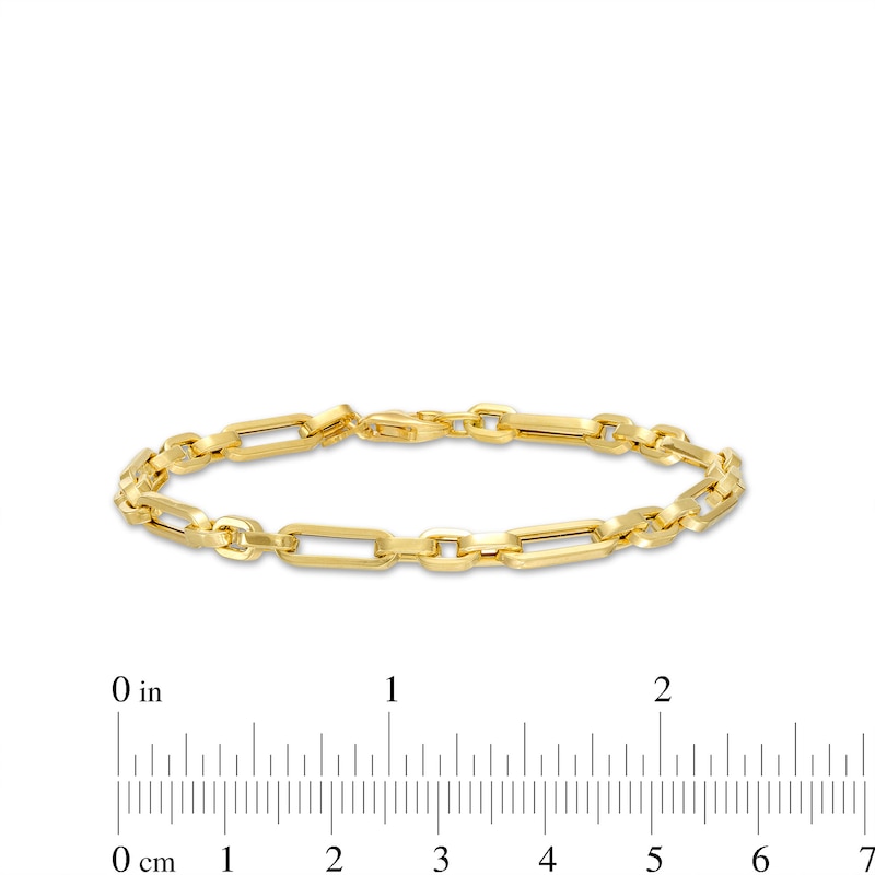 Main Image 4 of 1.5mm Figaro Chain Bracelet in 18K Gold - 7.25"