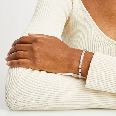 0.25 CT. T.W. Cushion Multi-Diamond Collar Line Bracelet in Sterling Silver