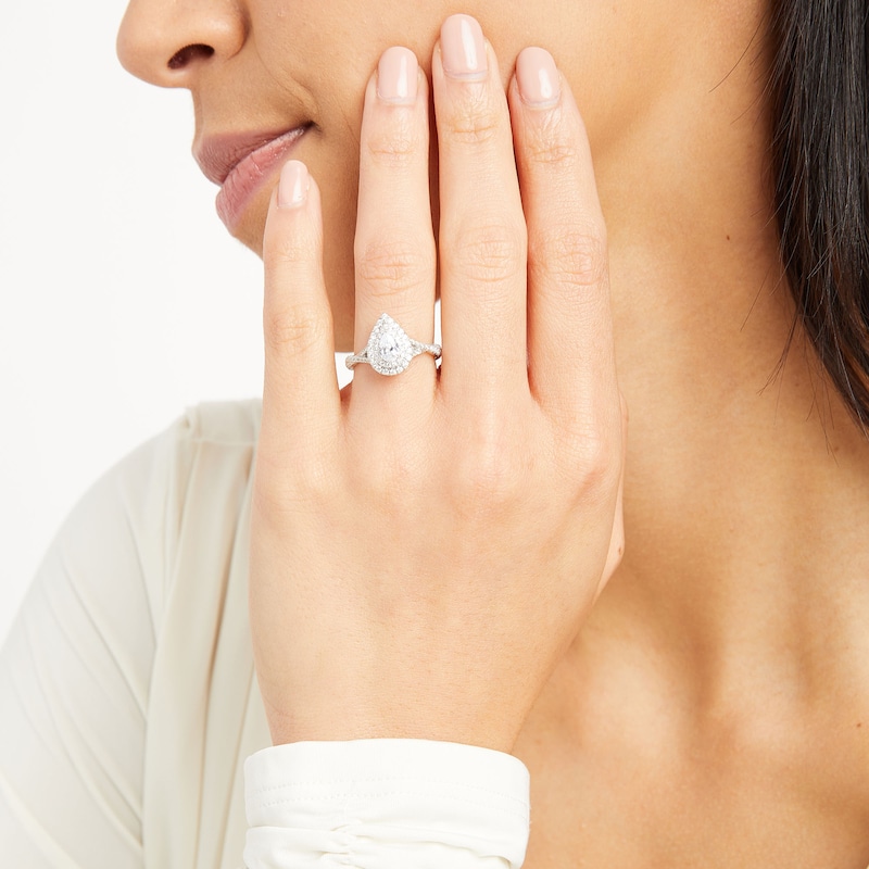 Vera Wang Love Collection Canadian Certified Pear-Shaped Centre Diamond 0.80 CT. T.W. Engagement Ring in 14K White Gold