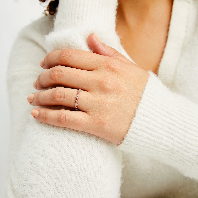 Main Image 2 of 0.065 CT. T.W. Kite Multi-Diamond Vintage-Style Stackable Band in 10K Rose Gold