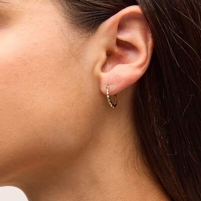 14.0mm Scalloped Hoop Earrings in 14K Gold