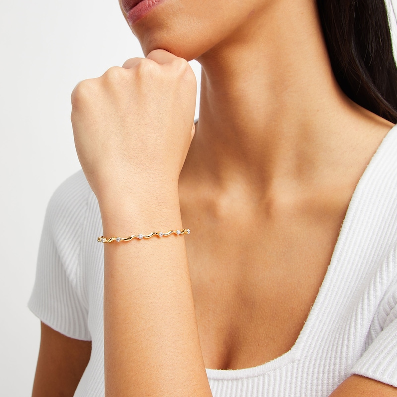Main Image 2 of 0.15 CT. T.W. Diamond Wave Link Alternating Bracelet in 10K Gold