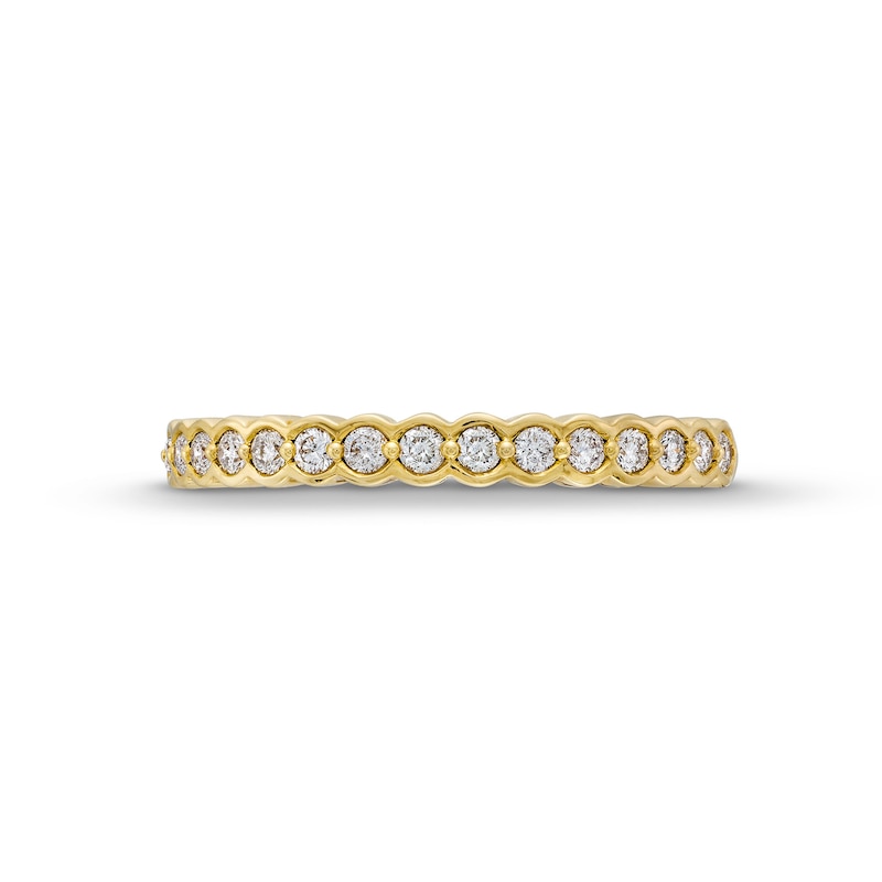 Main Image 4 of 0.25 CT. T.W. Diamond Scallop Edge Anniversary Band in 10K Gold