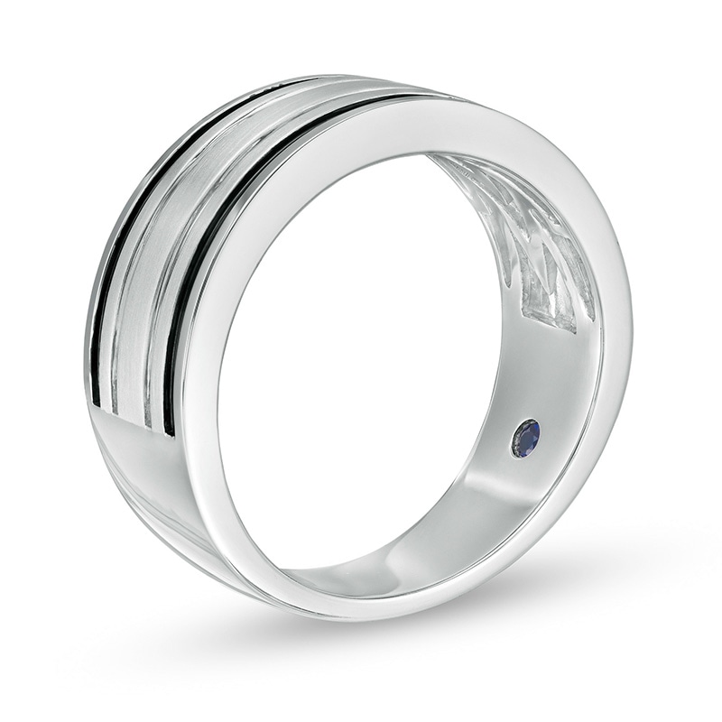 Previously Owned - Vera Wang Men's Grooved Wedding Band in 14K White Gold and Black Rhodium