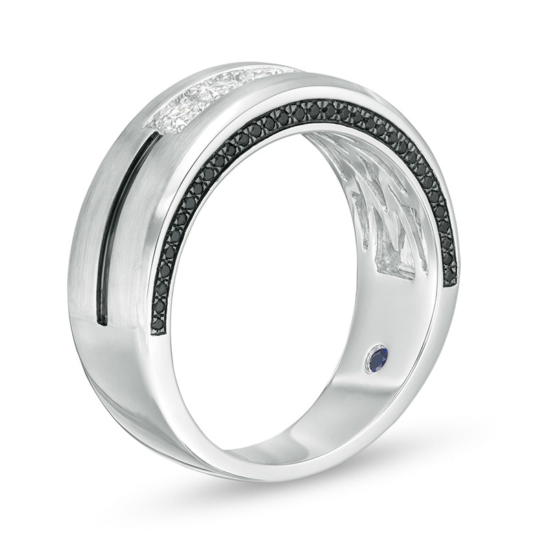Previously Owned - Vera Wang Men's 0.69 CT. T.W. Black and White Diamond Five Stone Wedding Band in 14K White Gold