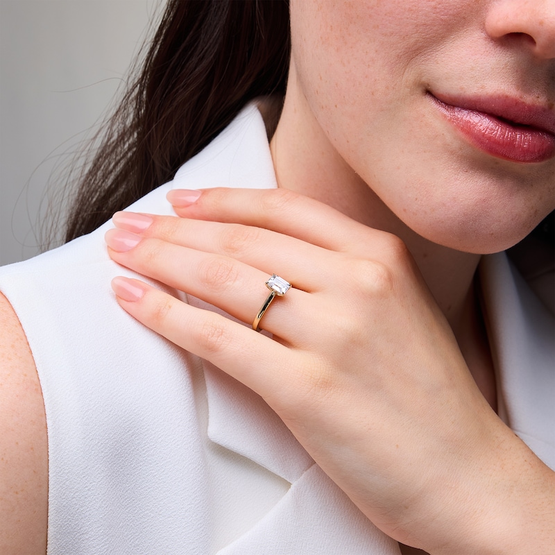 Main Image 2 of 1.06 CT. T.W. Emerald-Cut Canadian Certified Centre Diamond Solitaire Engagement Ring in 18K Gold (I/SI2)