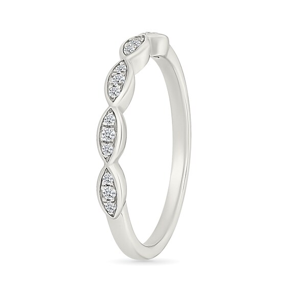 0.45 CT. T.W. Marquise-Shaped Multi-Diamond Flower Frame Scallop Shank Bridal Set in 10K Gold