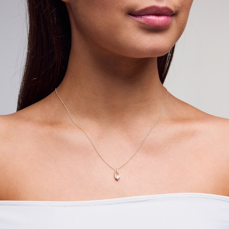 0.23 CT. Pear-Shaped Certified Lab-Grown Diamond Solitaire Teardrop Pendant in 10K Gold (F/SI2)