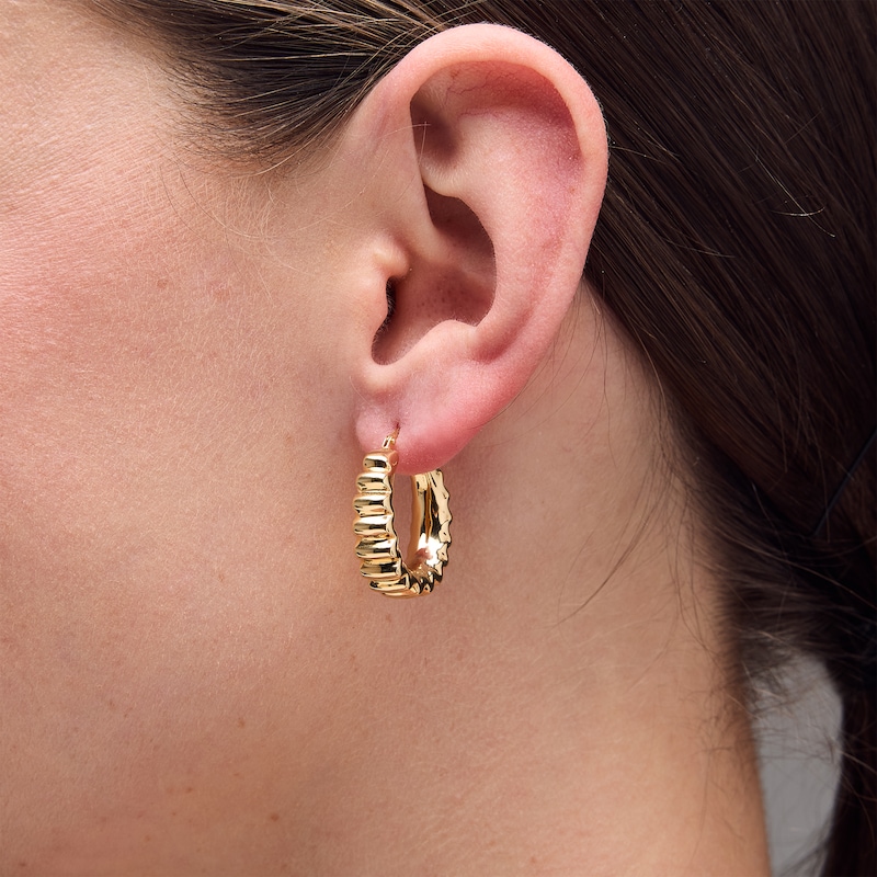 24.0mm Graduated Ribbed Hoop Earrings in Hollow 14K Gold