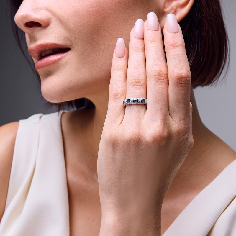 0.30 CT. T.W. Square-Cut and Round Diamond Stepped Edge Band in 10K Gold