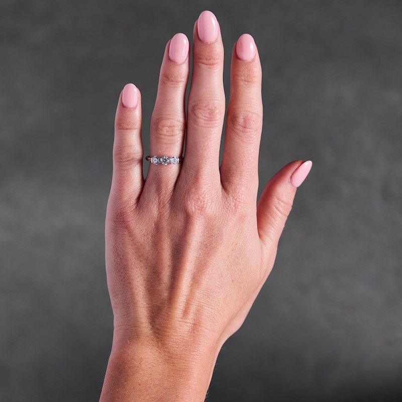 1.00 CT. T.W. Certified Lab-Grown Diamond Channel-Set Three-Stone Band 14K Gold (F/VS2