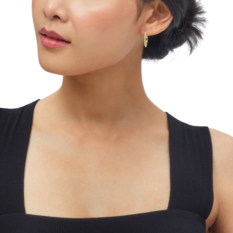 25.0mm Diamond-Cut Knife-Edge Hoop Earrings in Hollow 14K Gold