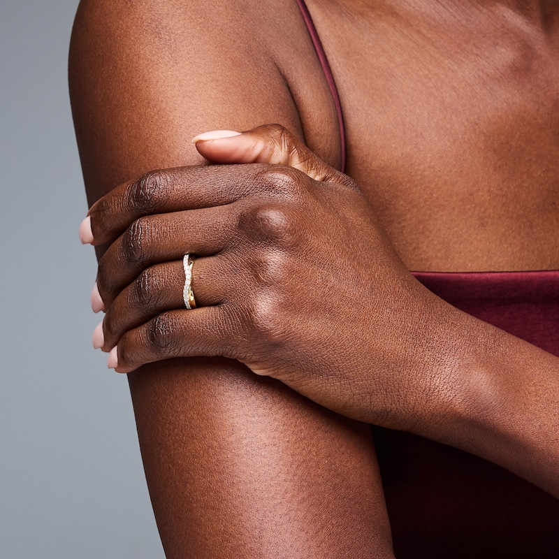 0.25 CT. T.W. Certified Diamond Contour Band 14K Gold (I/SI2)