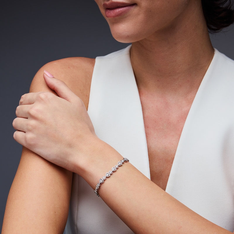 0.25 CT. T.W. Lab-Grown Diamond Alternating Heart Link Bracelet in Sterling Silver (F/SI2)