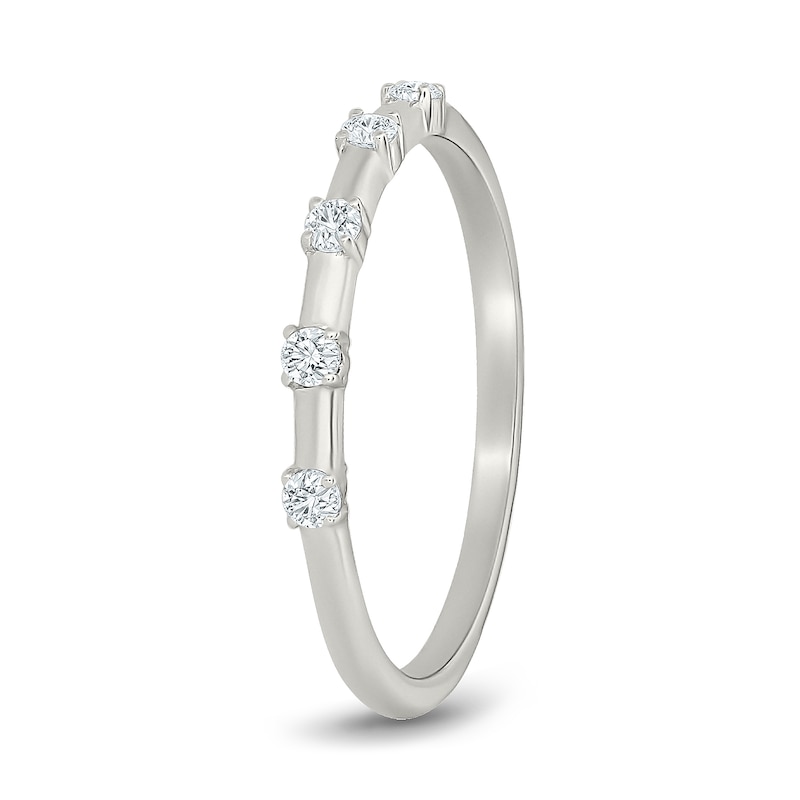 0.95 CT. T.W. Cushion-Cut Certified Lab-Grown Diamond Bridal Set 10K White Gold (F/VS2)