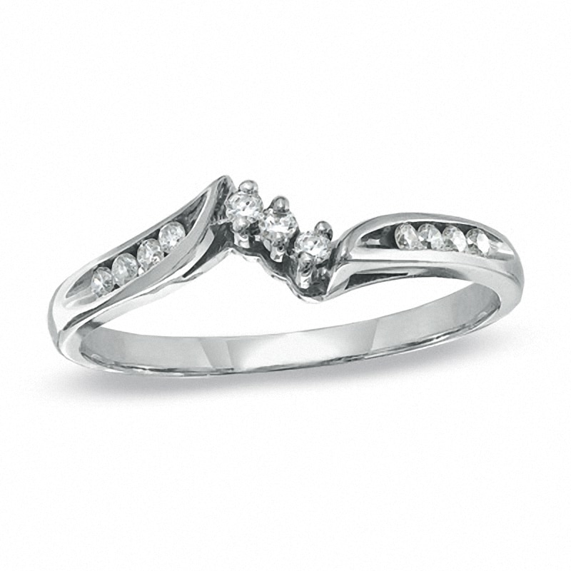 Previously Owned - Ladies' 0.14 CT. T.W. Diamond Wedding Band in 14K White Gold|Peoples Jewellers