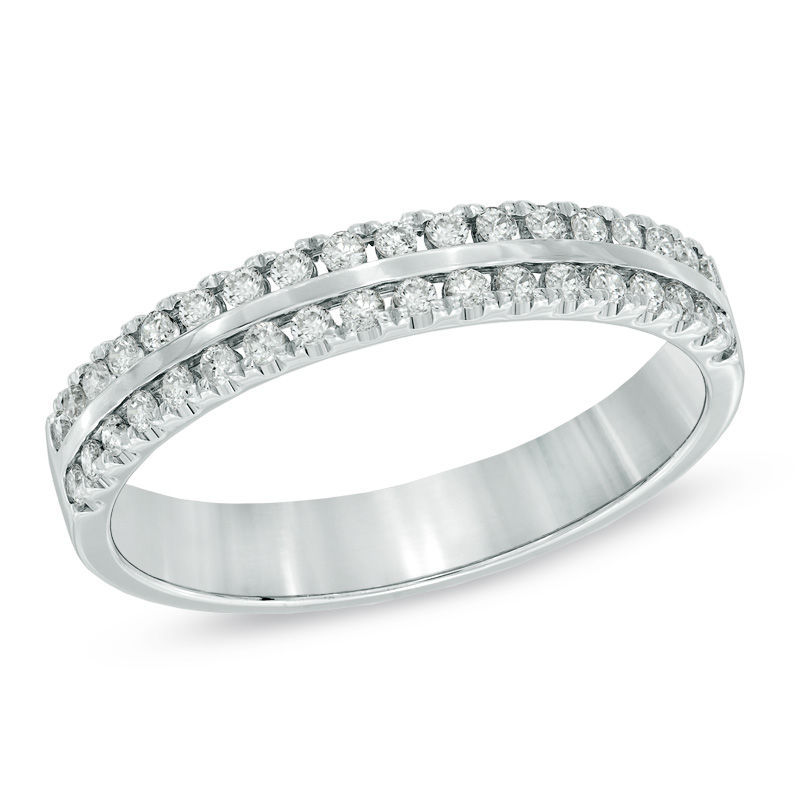 Previously Owned - 0.25 CT. T.W. Diamond Edge Anniversary Band in 14K White Gold|Peoples Jewellers