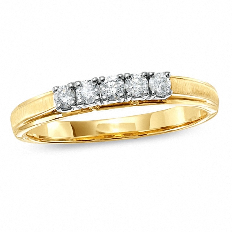 Previously Owned - 0.20 CT. T.W. Diamond Five Stone Wedding Band in 14K Gold
