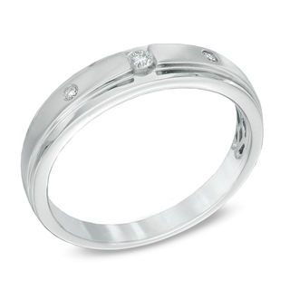 Previously Owned - Men's 0.10 CT. T.W. Three Stone Diamond Ring in 10K White Gold