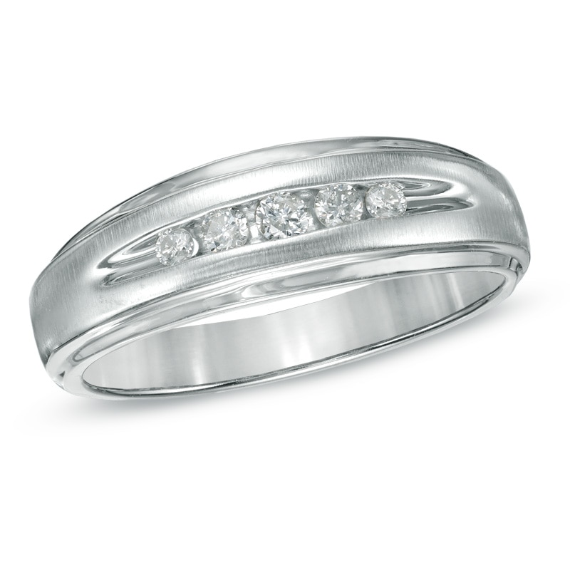 Previously Owned - Men's 0.16 CT. T.W. Diamond Wedding Band in 10K White Gold