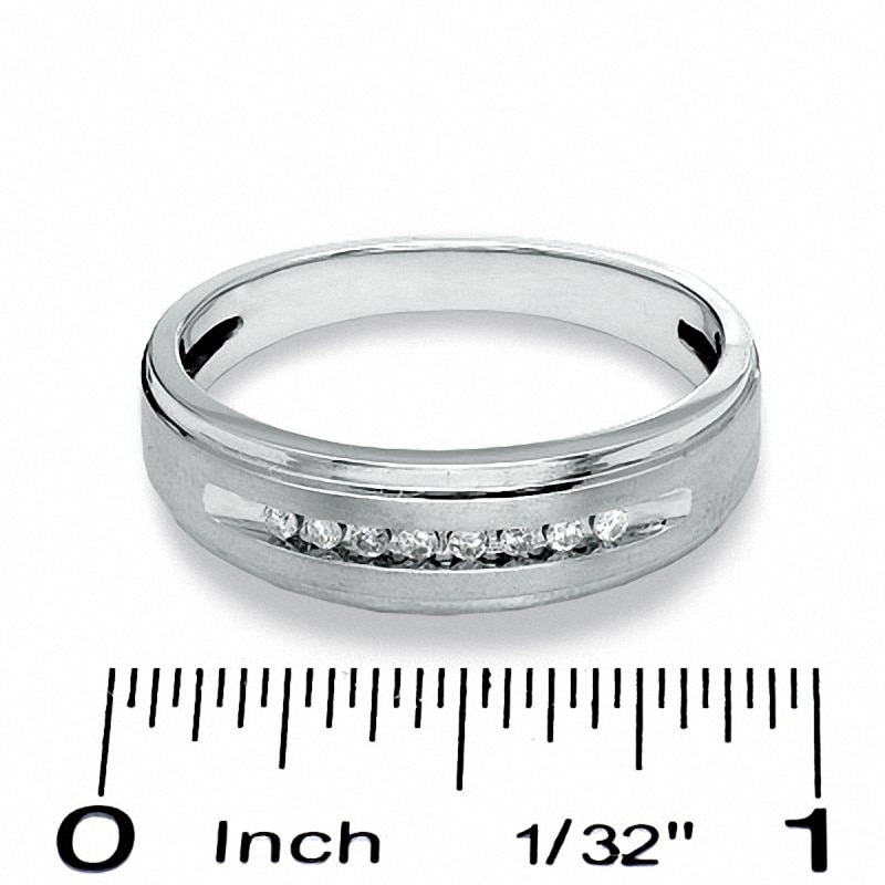 Previously Owned - Men's 0.10 CT. T.W. Diamond Wedding Band in 10K White Gold