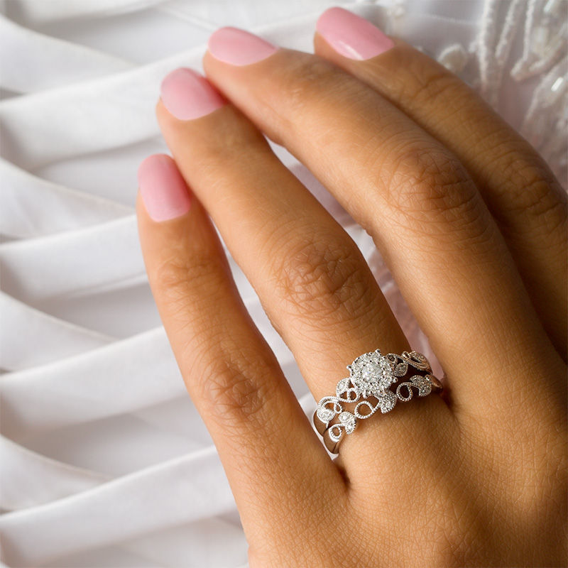Main Image 3 of Previously Owned -  0.30 CT. T.W. Diamond Frame Vintage-Style Interlocking Bridal Set in 10K White Gold
